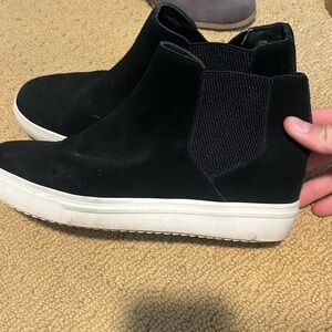Steve Madden black booties